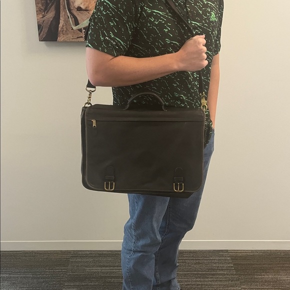 Coach Black Leather Briefcase w/ strap - vintage vibes brass metal /  preowned - Picture 13 of 14